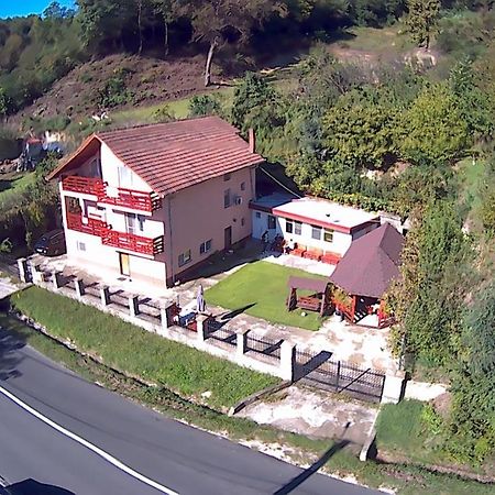 Pensiunea Ilarie Ocnele Mari Εξωτερικό φωτογραφία